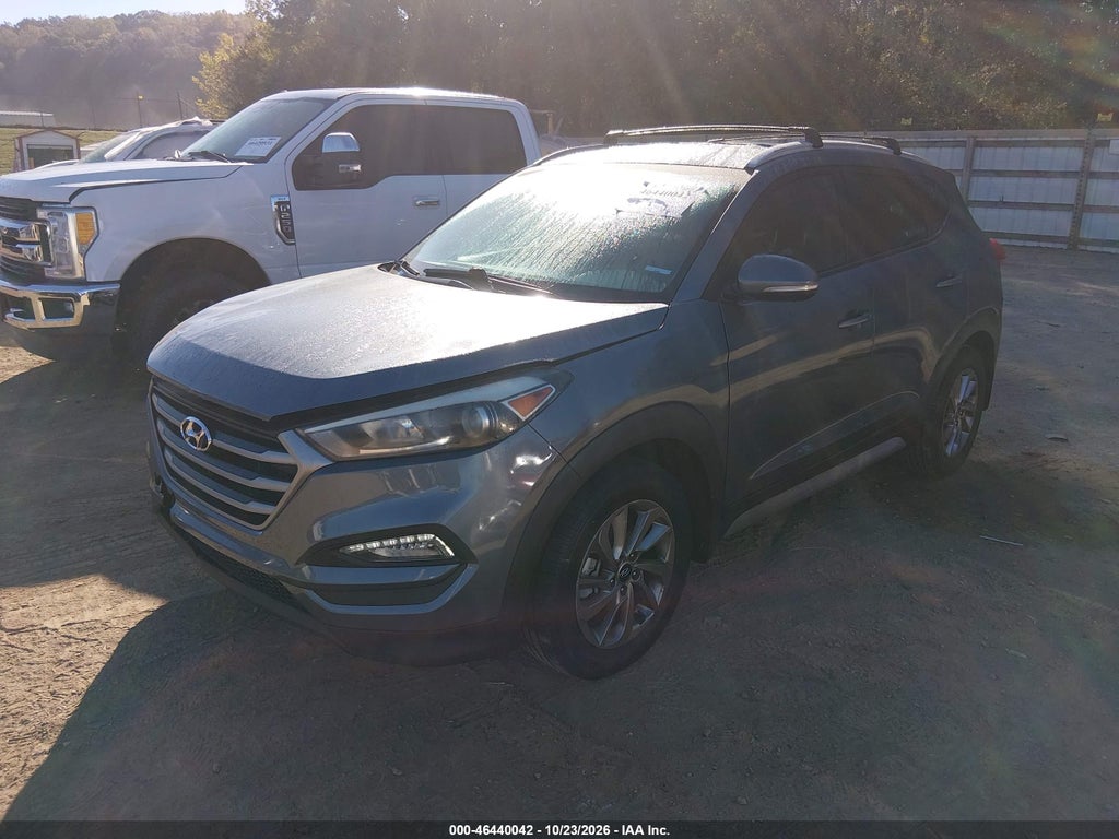 2017 Hyundai Tucson SE Plus photo 2