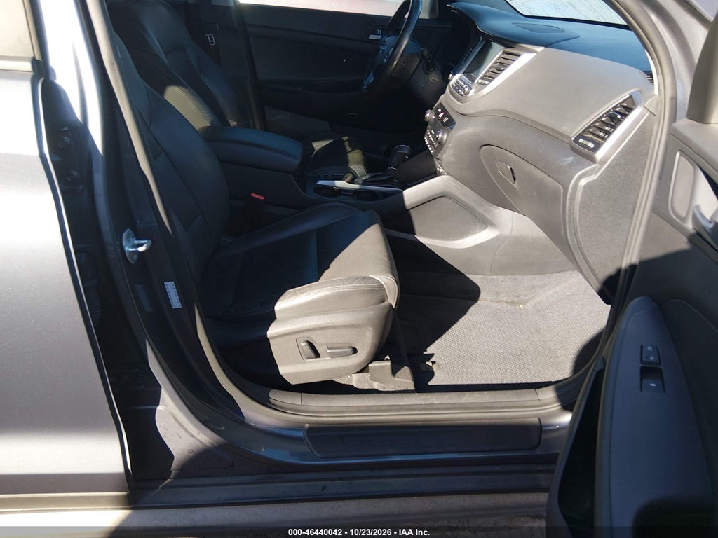 2017 Hyundai Tucson SE Plus photo 5