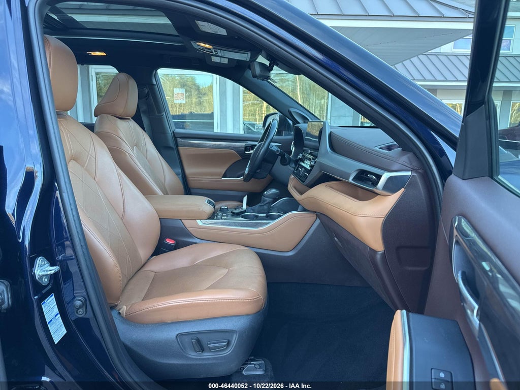 2020 Toyota Highlander Platinum photo 5