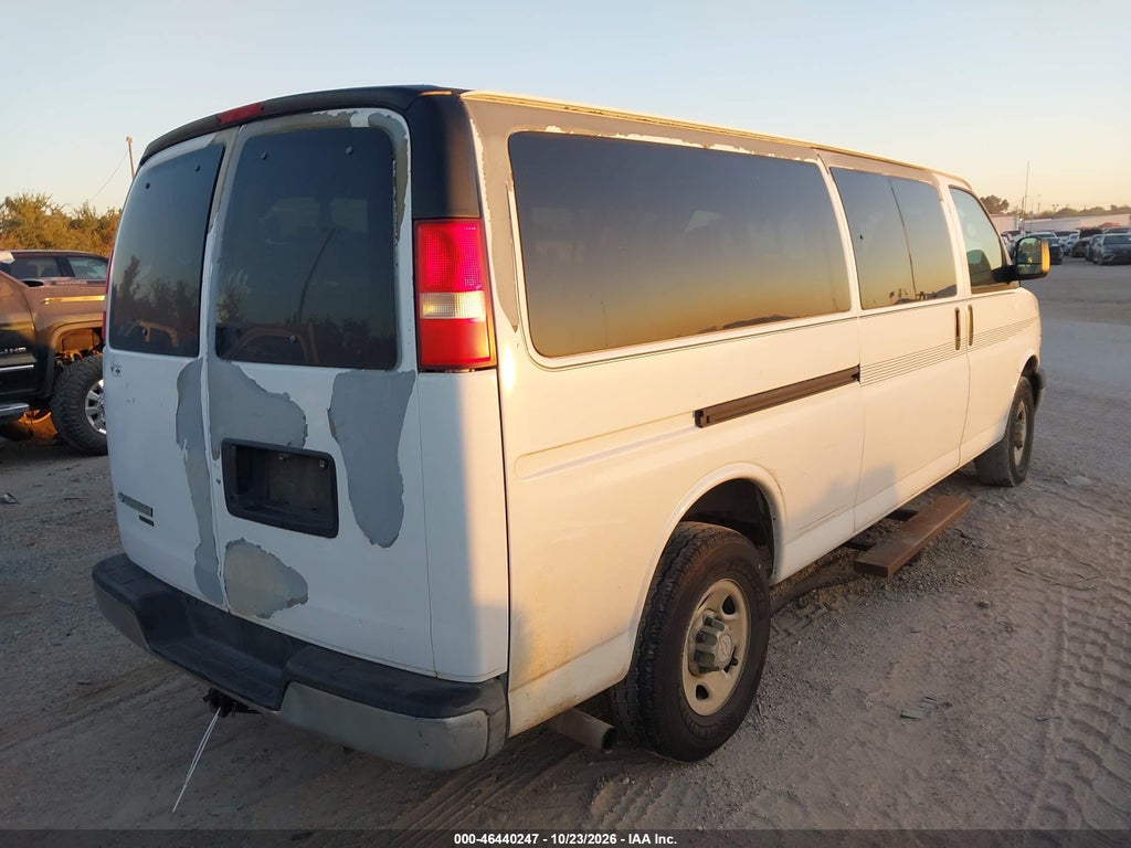 2008 Chevrolet Express LS photo 4