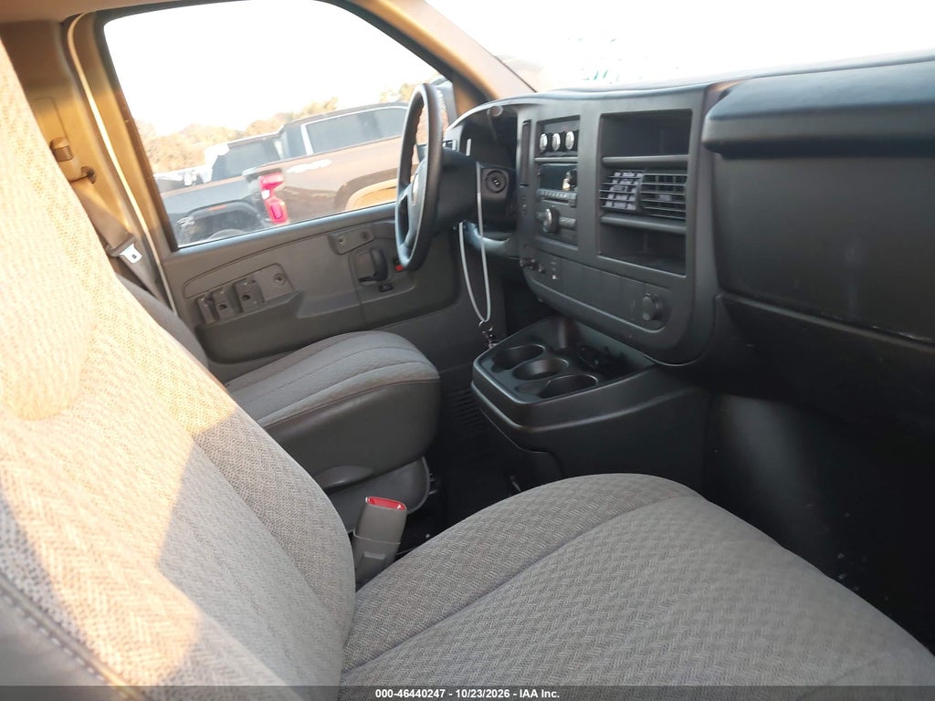 2008 Chevrolet Express LS photo 5