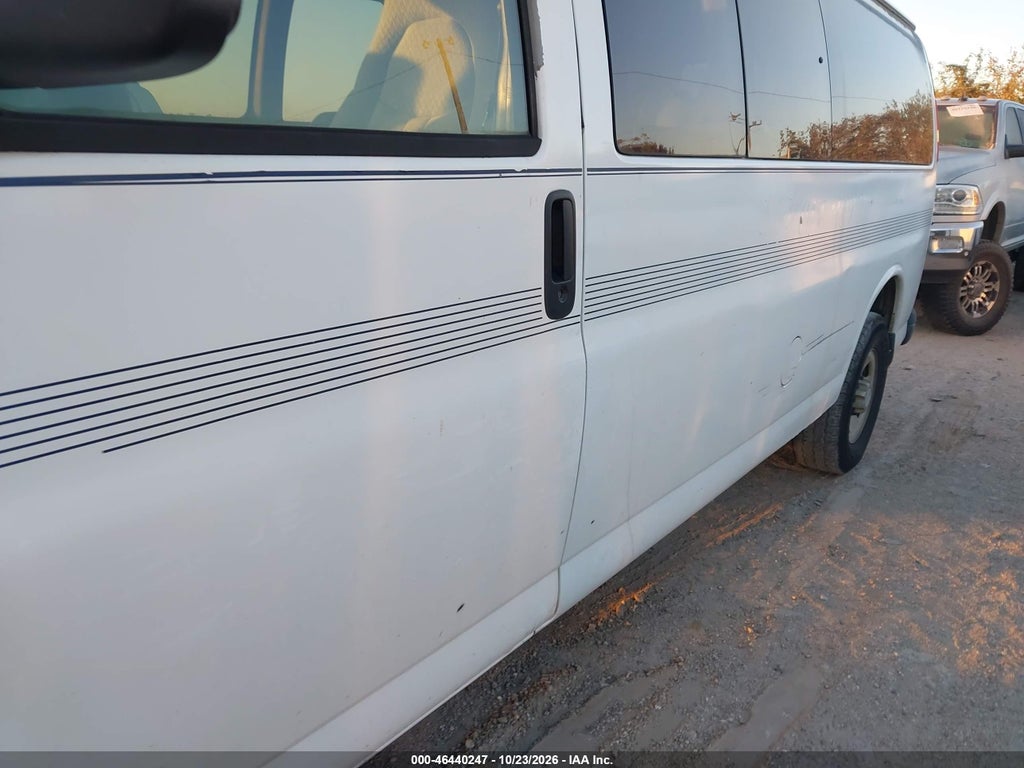 2008 Chevrolet Express LS photo 6