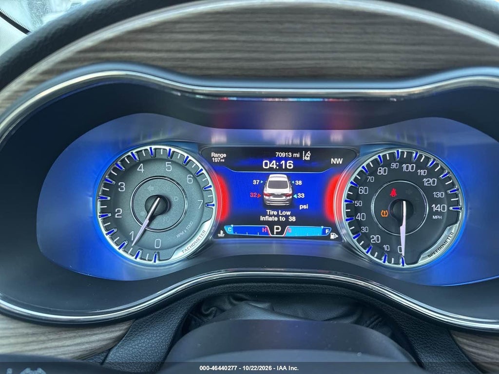 2015 Chrysler 200 C photo 7