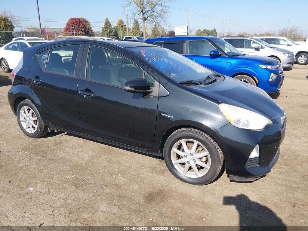 2013 Toyota Prius C Three photo 1