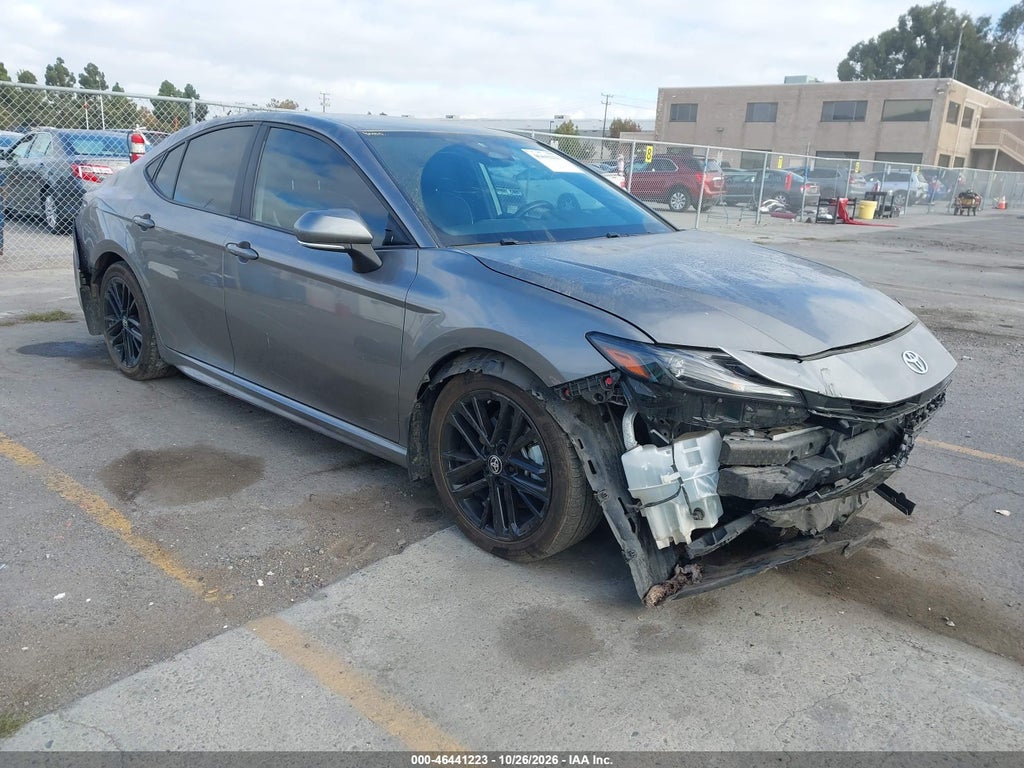 TOYOTA CAMRY 2025
