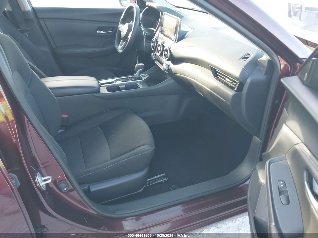 2025 Nissan Sentra SV photo 5
