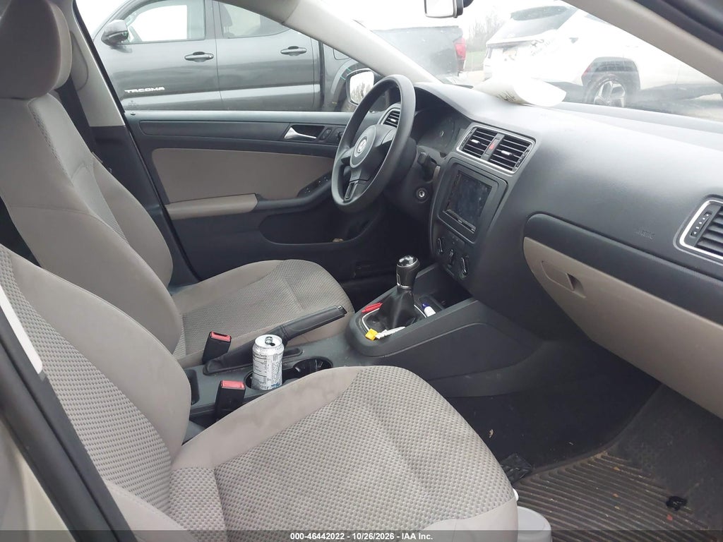 2013 Volkswagen Jetta 2.0L S photo 5
