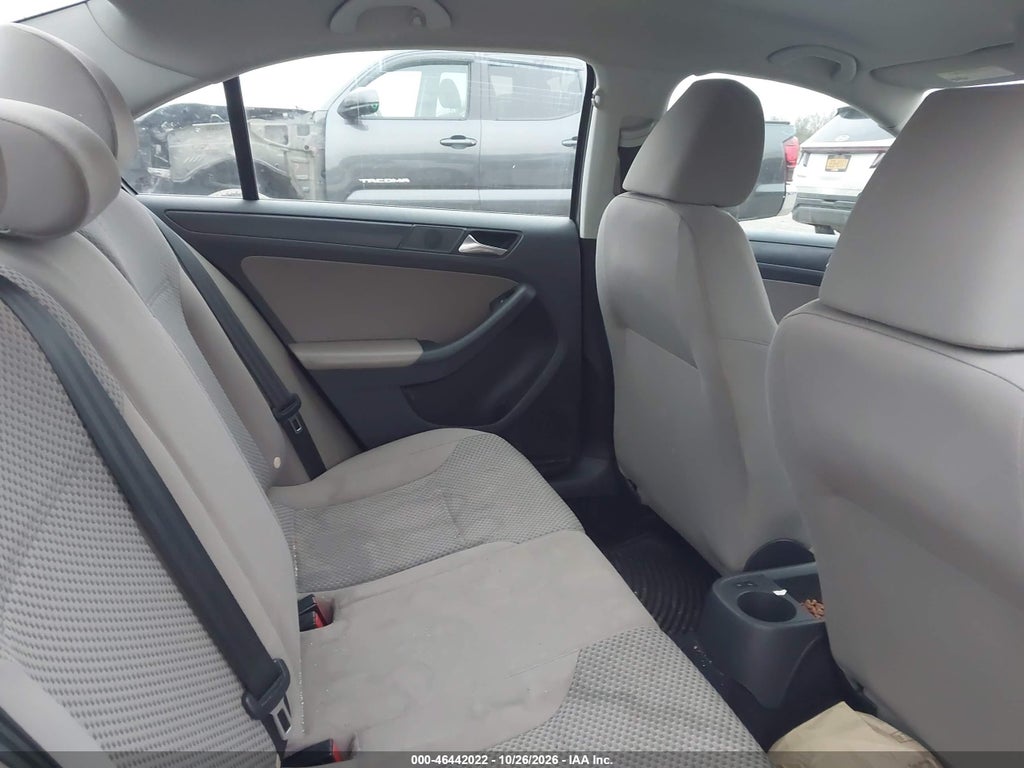 2013 Volkswagen Jetta 2.0L S photo 8