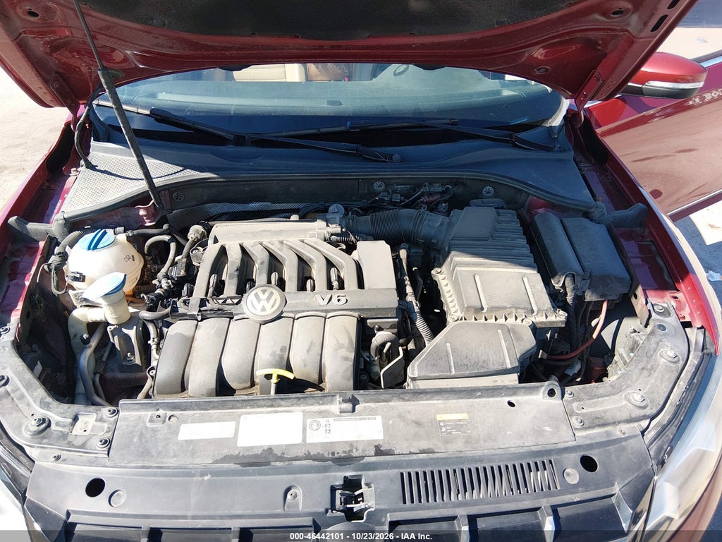 2015 Volkswagen Passat 3.6L V6 SEL Premium photo 10