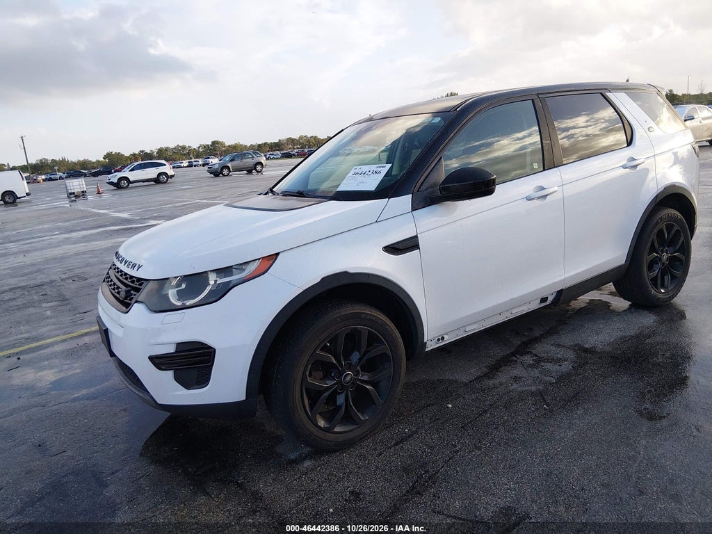2015 Land Rover Discovery Sport SE photo 2