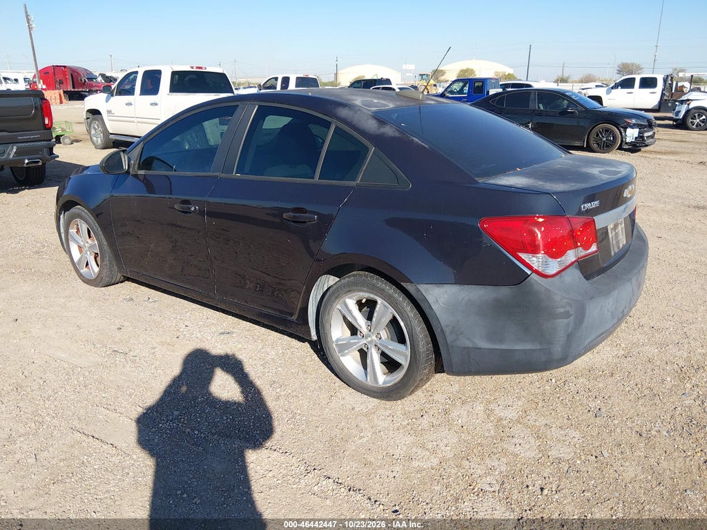 2016 Chevrolet Cruze Limited LS Auto photo 3