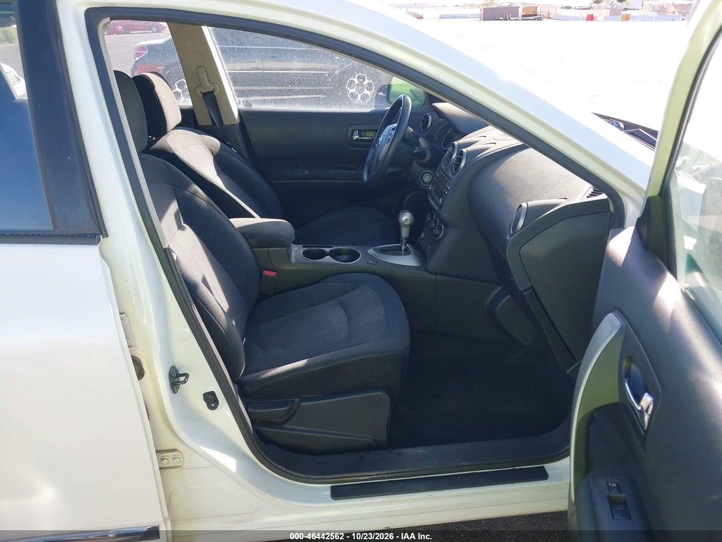 2014 Nissan Rogue Select S photo 5