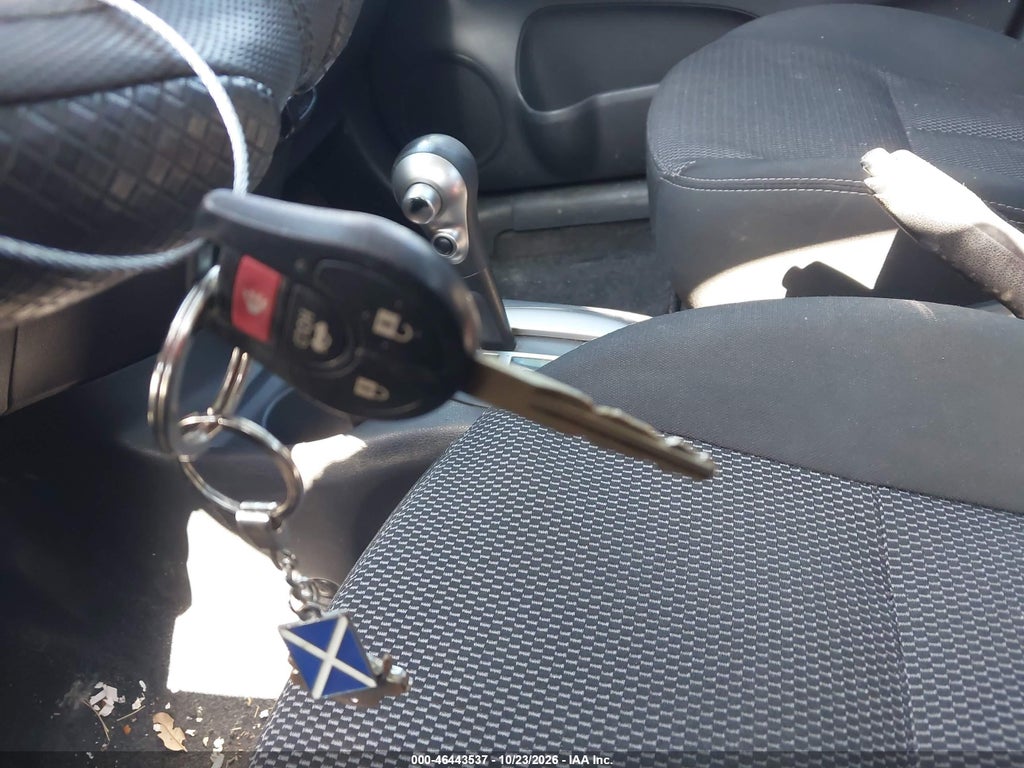 2014 Nissan Versa 1.6 SV photo 11