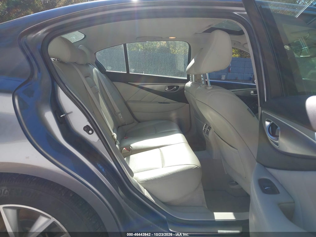 2015 Infiniti Q50 Premium photo 8