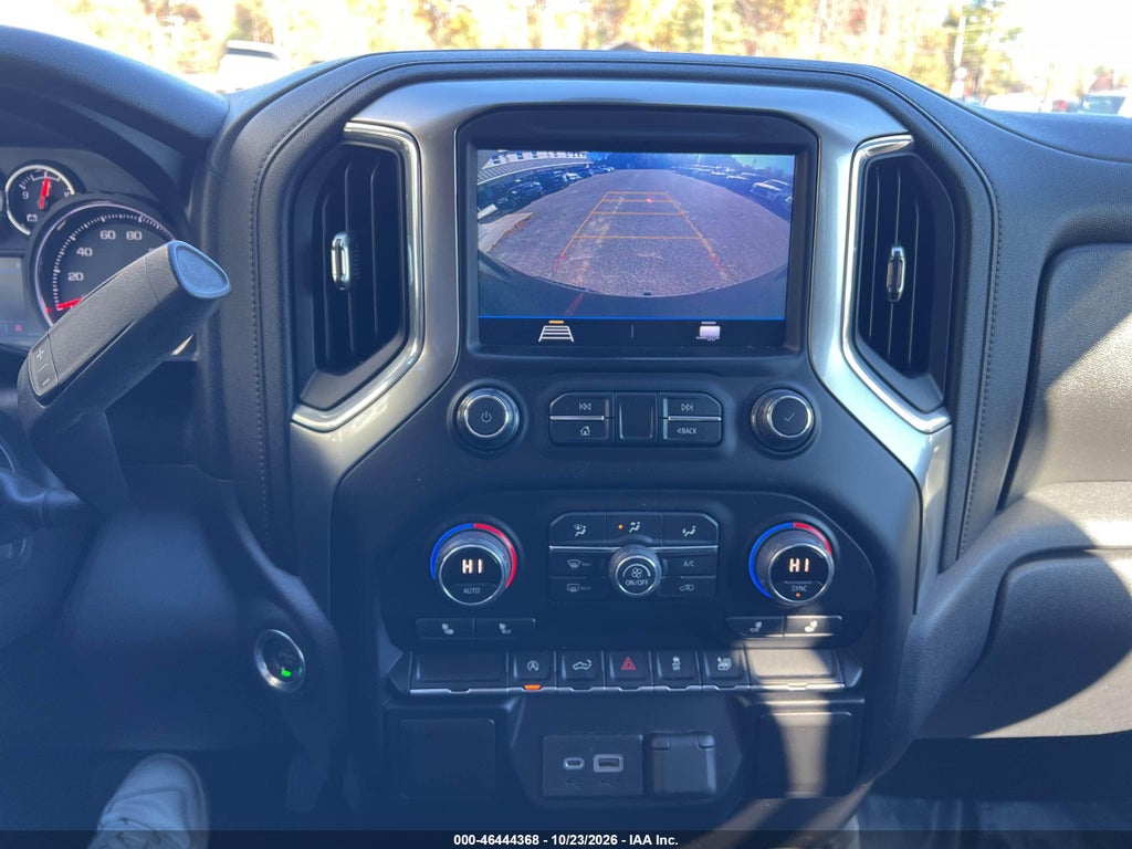 2020 Chevrolet Silverado 1500 4WD Short BED LT photo 6