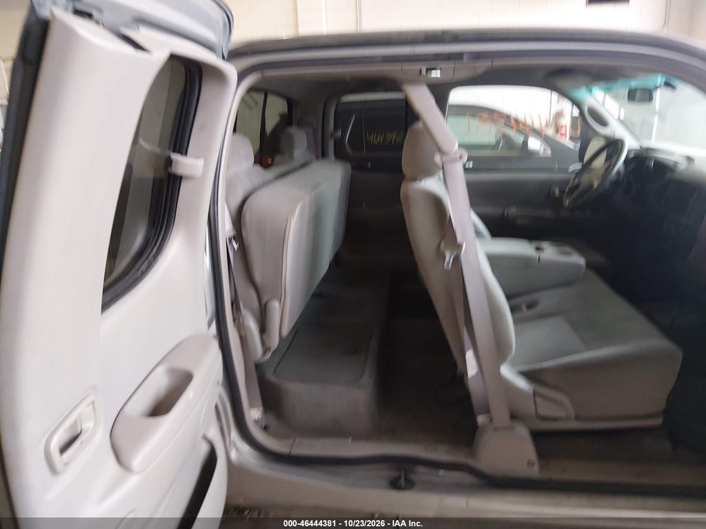 2002 Toyota Tundra SR5 V8 photo 8