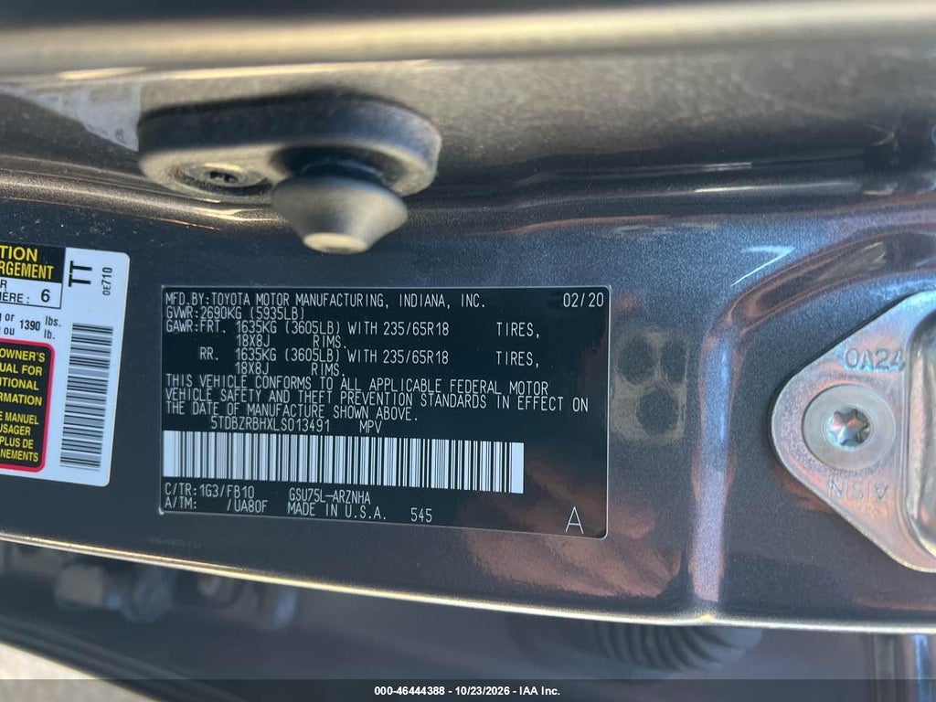 2020 Toyota Highlander LE photo 9