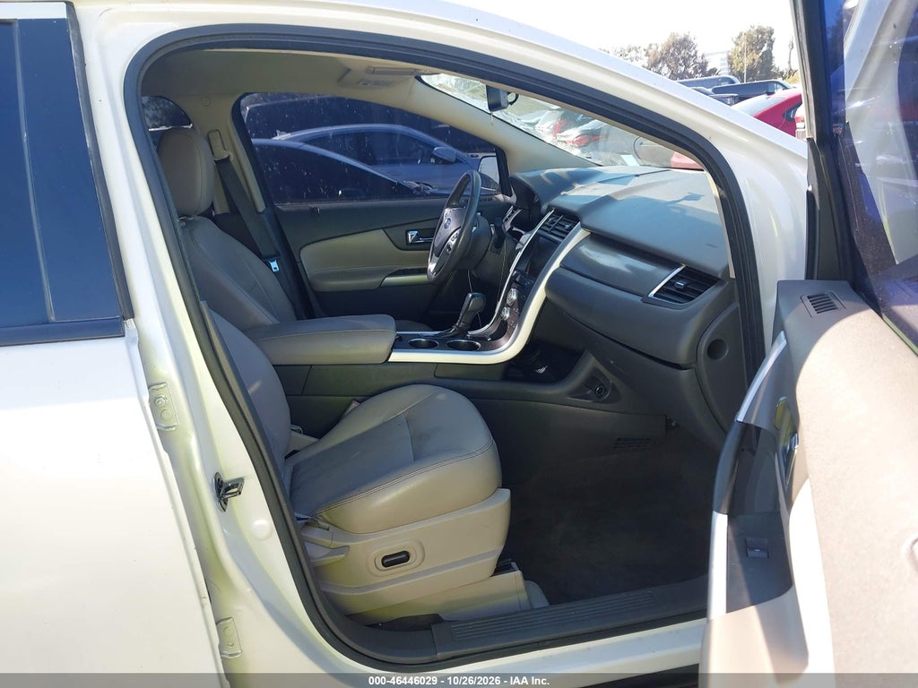 2014 Ford Edge SEL photo 5