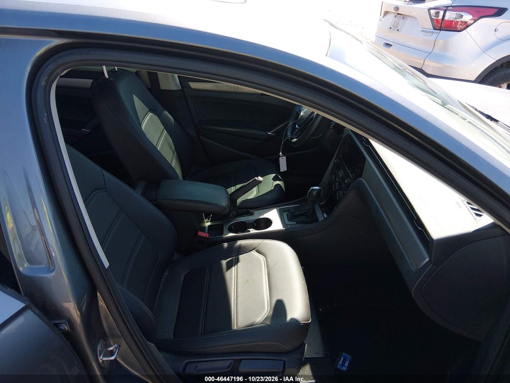 2021 Volkswagen Passat 2.0T SE photo 5