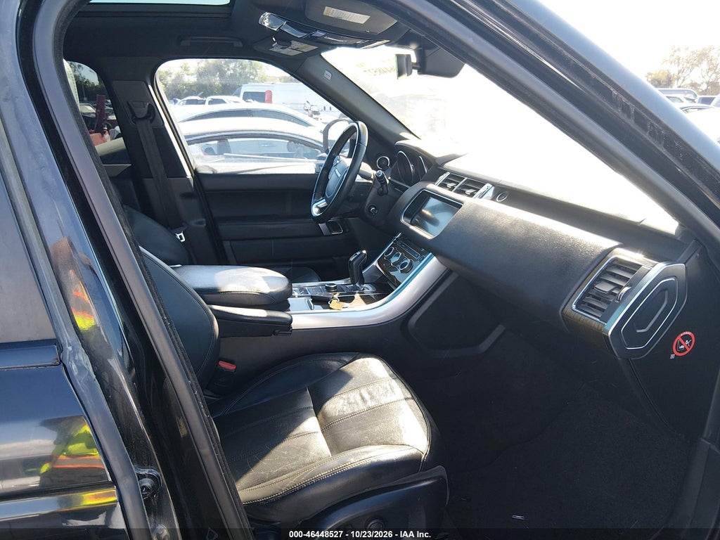 2017 Land Rover Range Rover Sport 3.0L V6 Supercharged SE photo 5