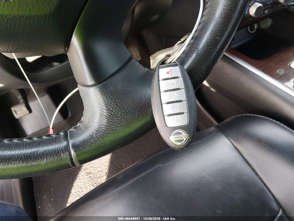 2015 Nissan Pathfinder SL photo 11
