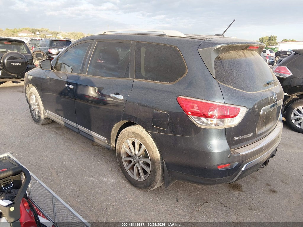 2015 Nissan Pathfinder SL photo 3