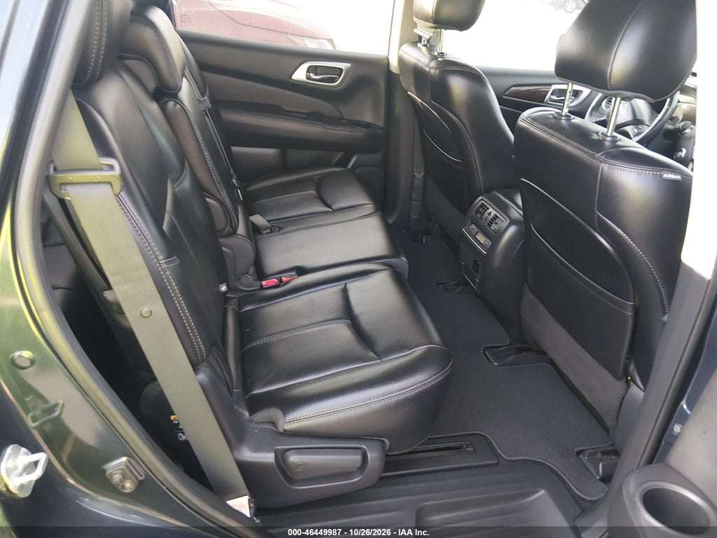 2015 Nissan Pathfinder SL photo 8