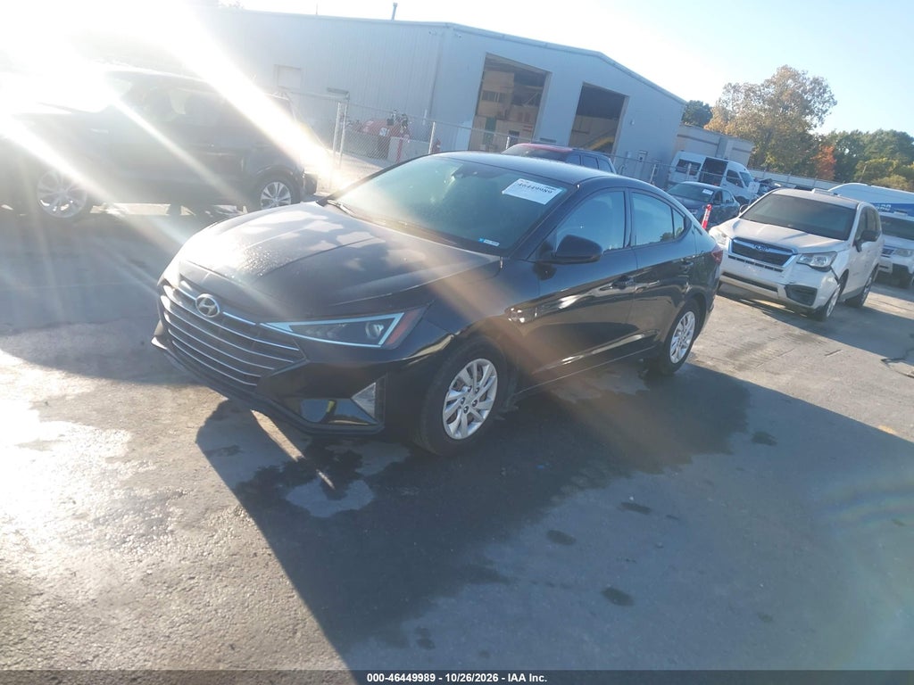 2020 Hyundai Elantra SE photo 2