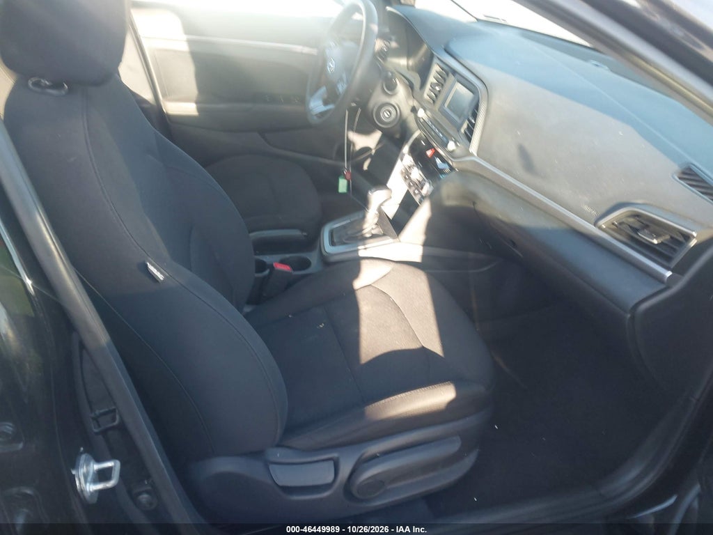 2020 Hyundai Elantra SE photo 5
