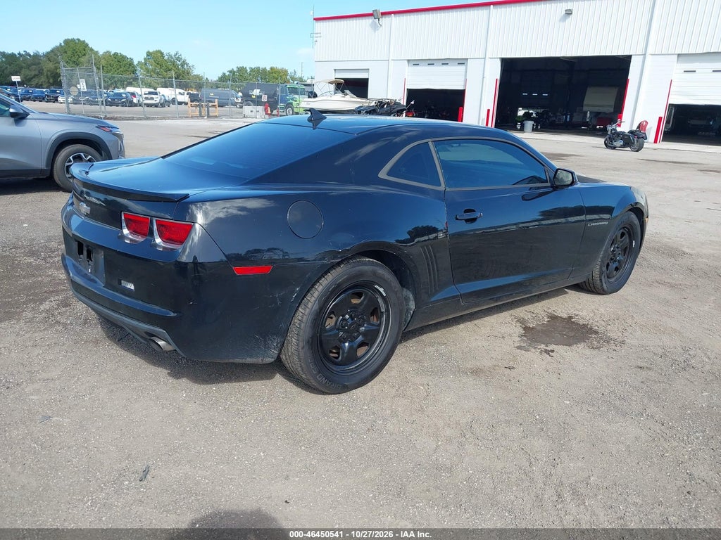2013 Chevrolet Camaro 2LS photo 4