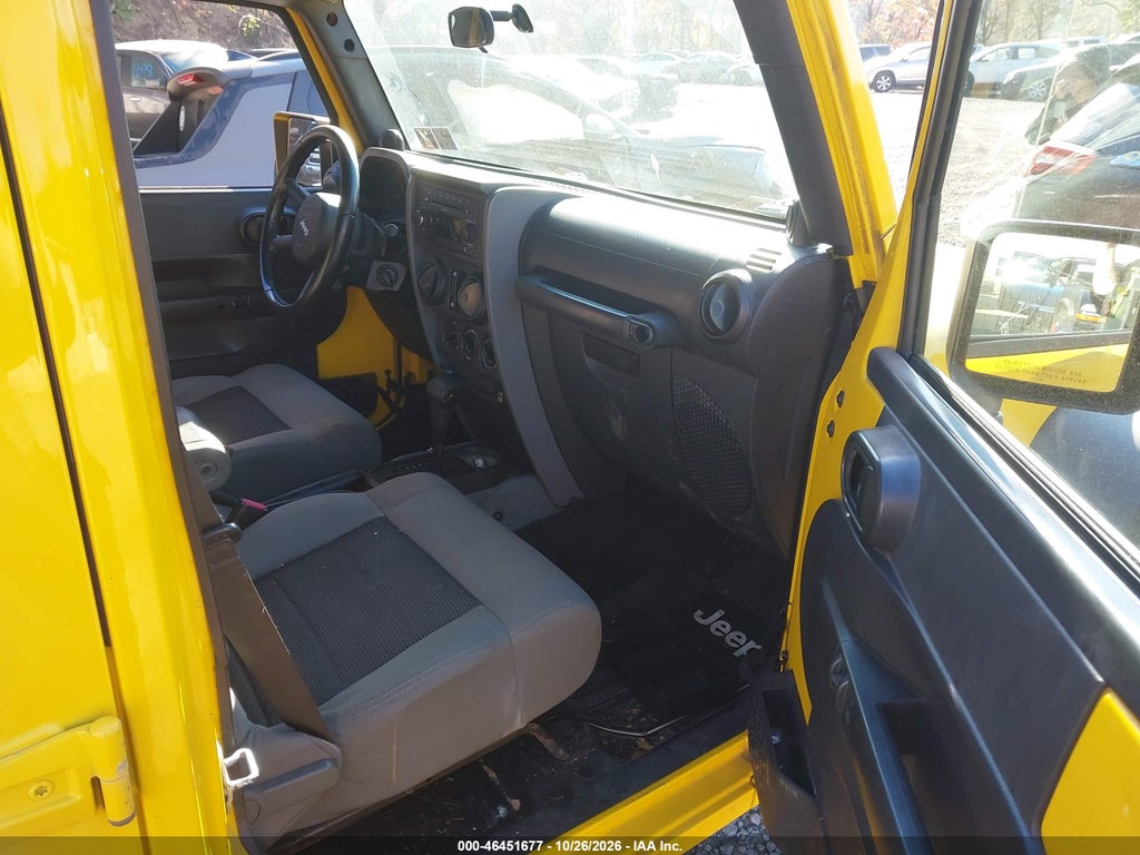 2009 Jeep Wrangler Unlimited X photo 5