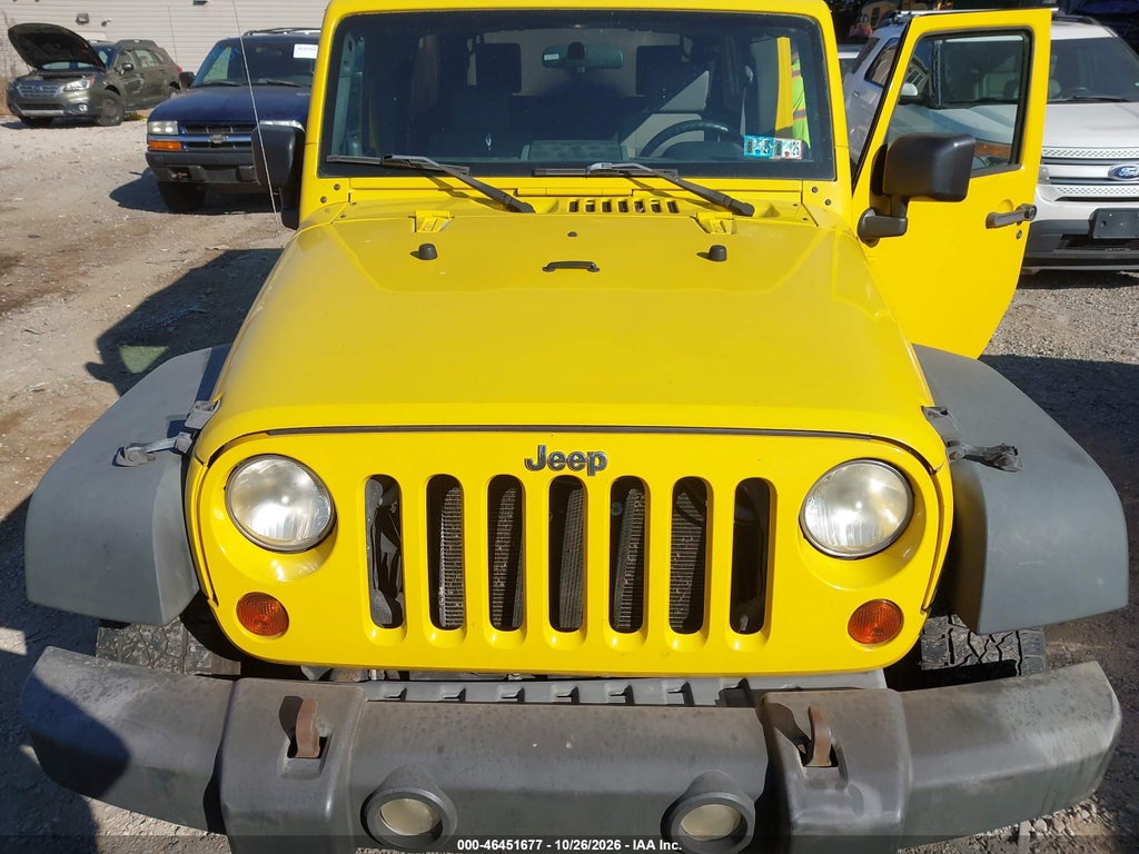 2009 Jeep Wrangler Unlimited X photo 6