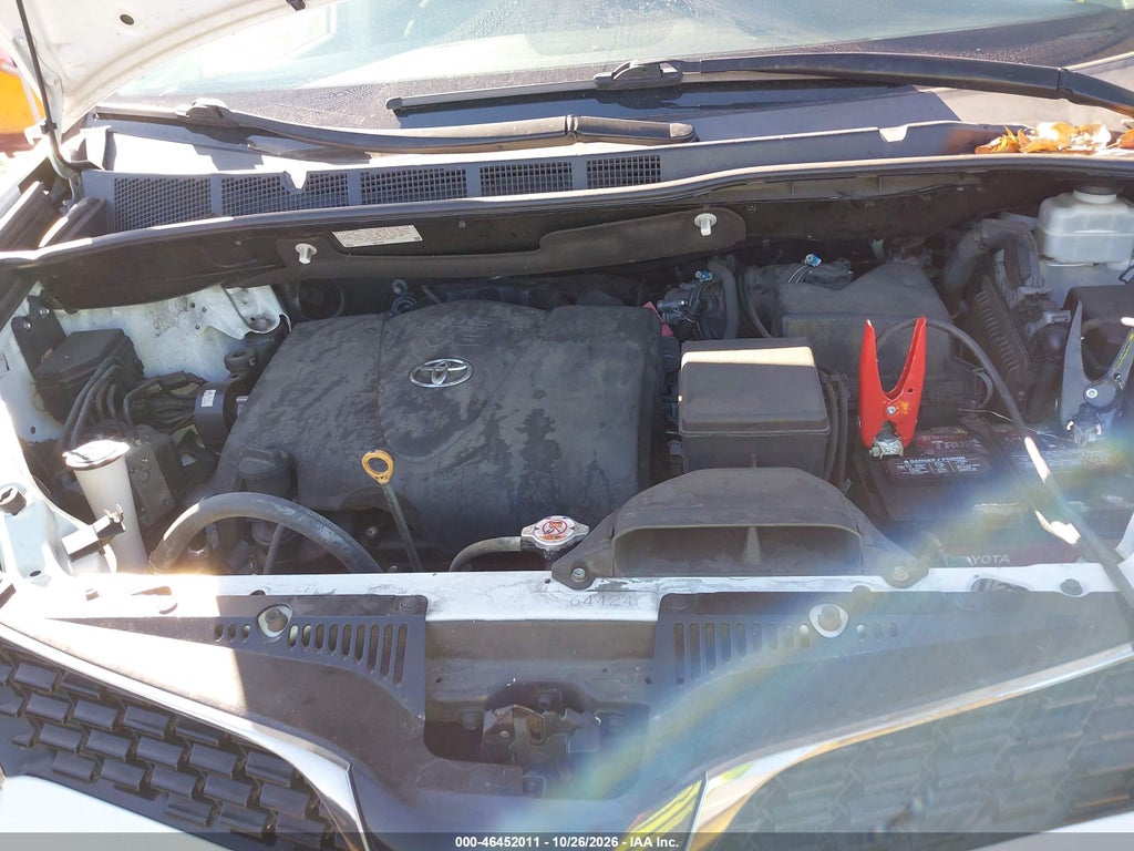 2019 Toyota Sienna SE 7 Passenger photo 10