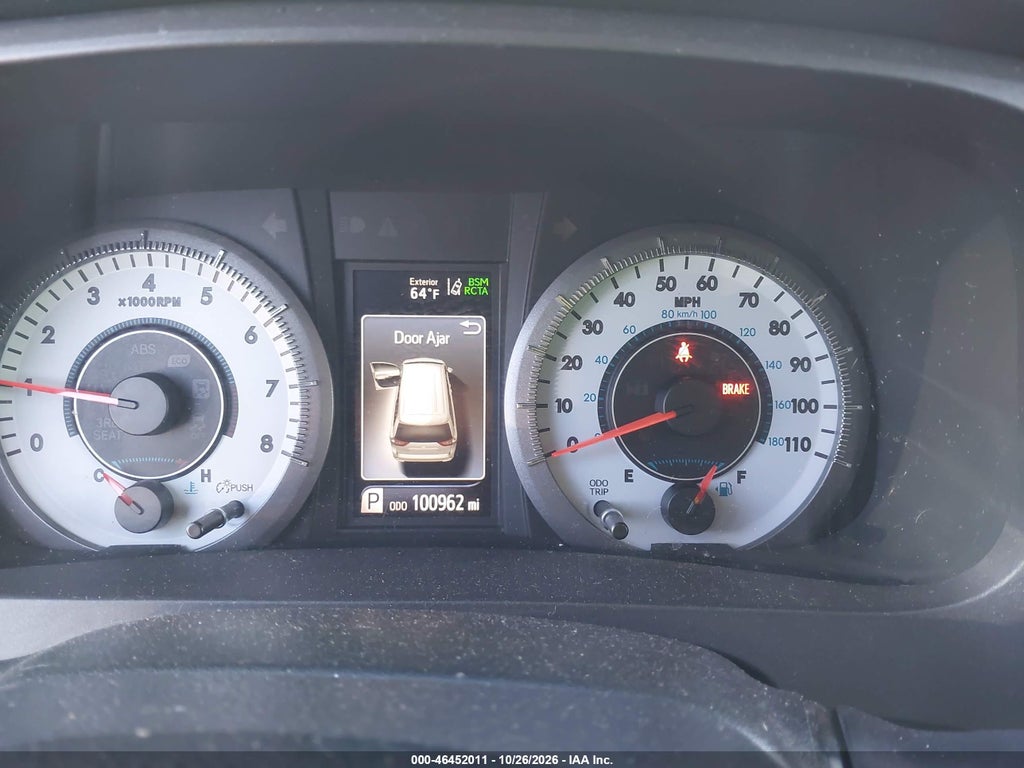 2019 Toyota Sienna SE 7 Passenger photo 7