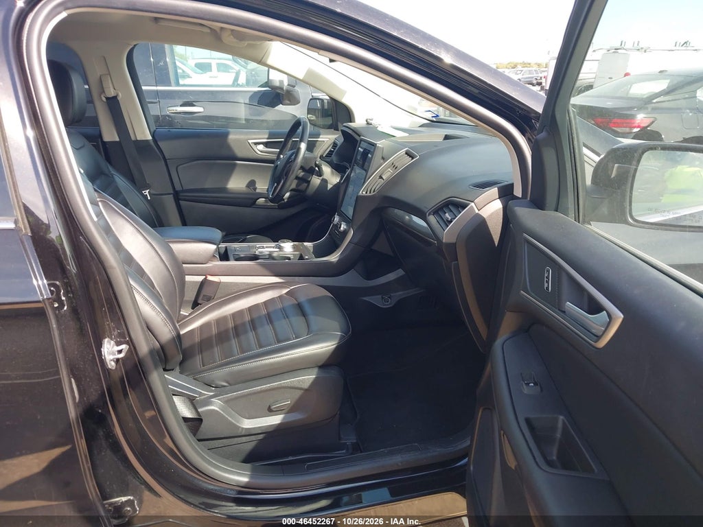 2024 Ford Edge SEL photo 5