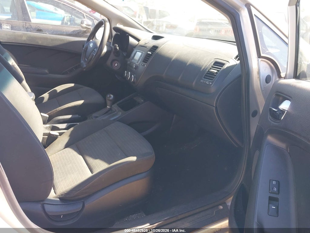 2016 Kia Forte LX photo 5