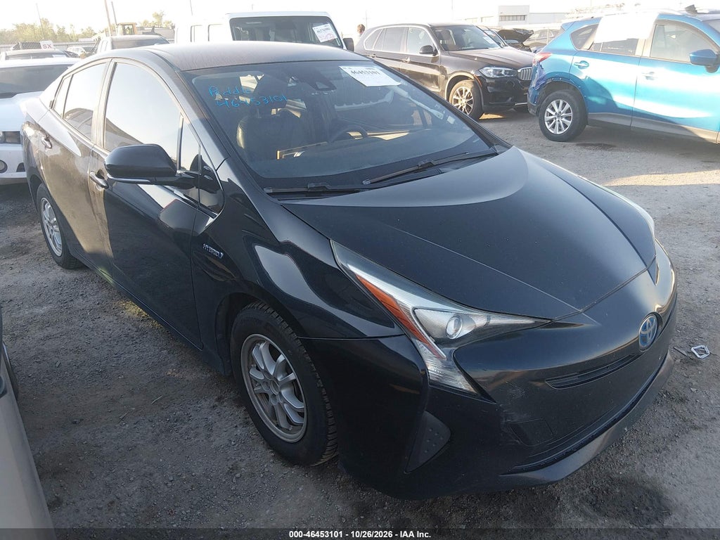 2017 Toyota Prius Three photo 1