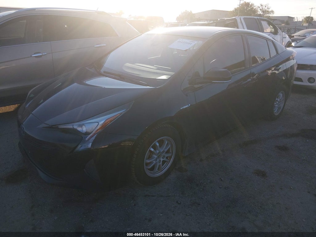 2017 Toyota Prius Three photo 2