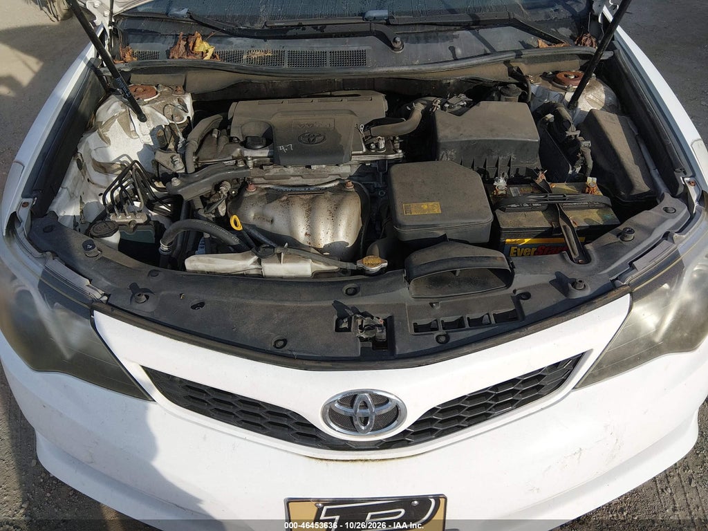 2012 Toyota Camry SE photo 10