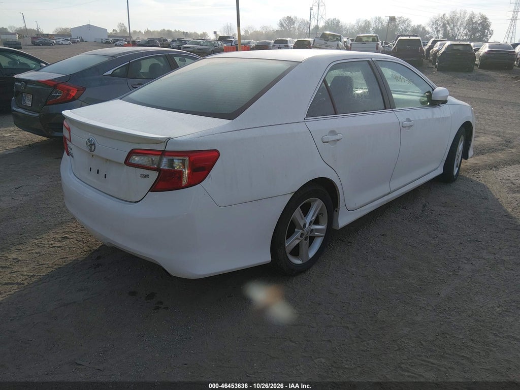 2012 Toyota Camry SE photo 4