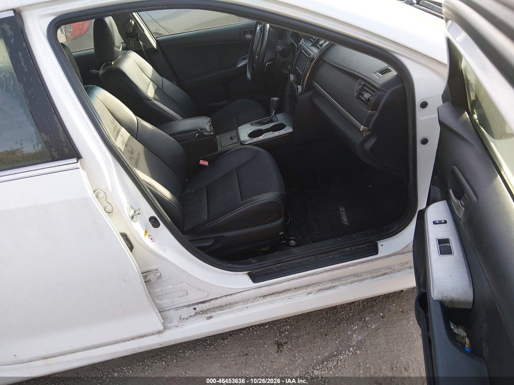 2012 Toyota Camry SE photo 5