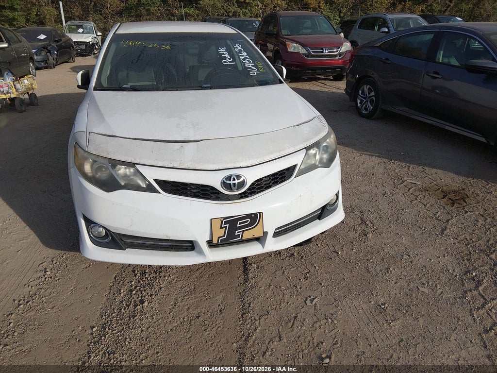 2012 Toyota Camry SE photo 6