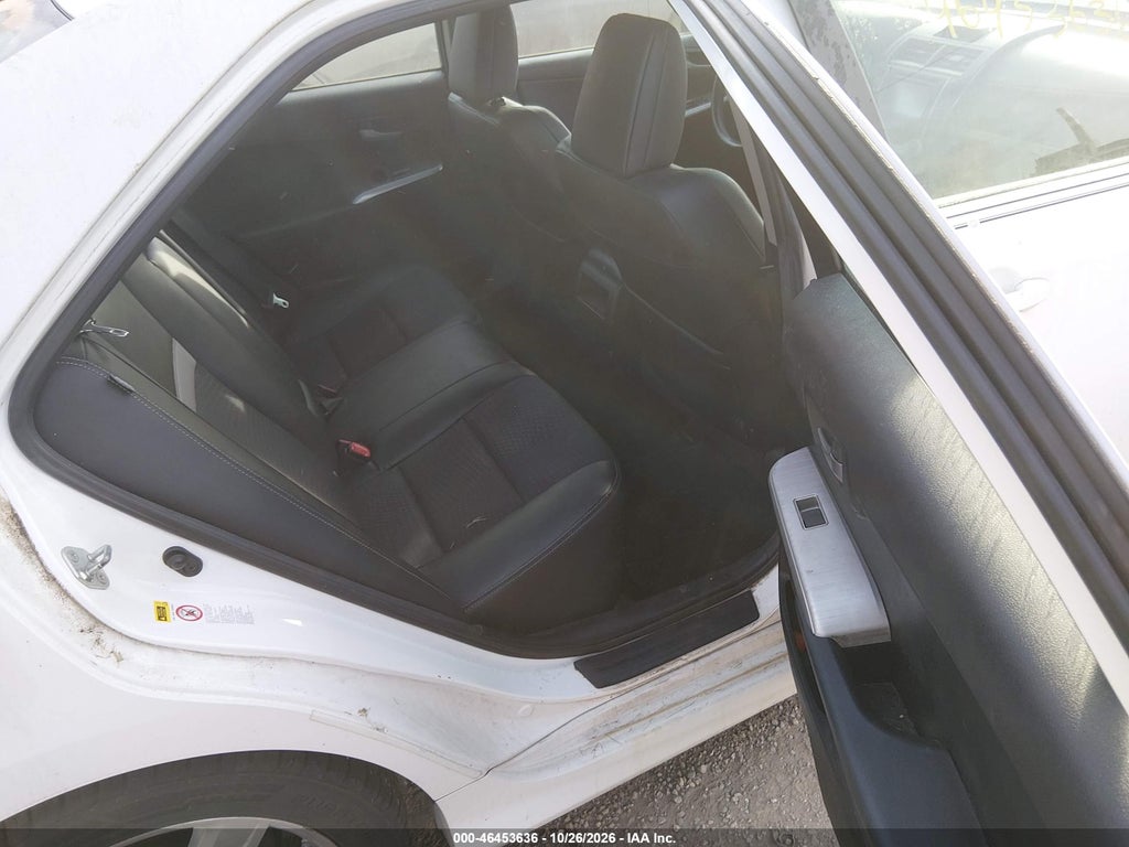 2012 Toyota Camry SE photo 8