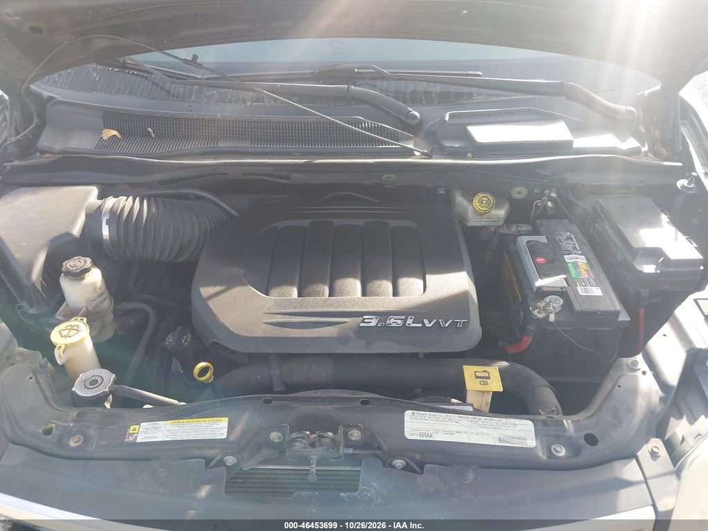 2012 Chrysler Town & Country Touring-L photo 10