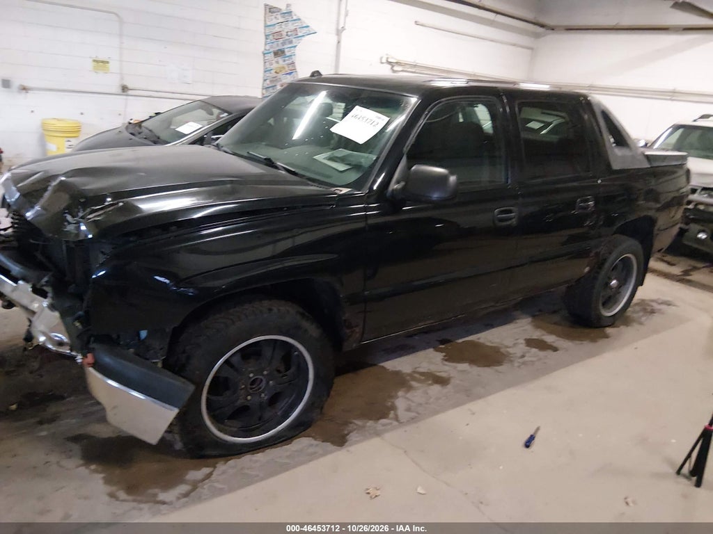 2004 Chevrolet Avalanche 1500 photo 2