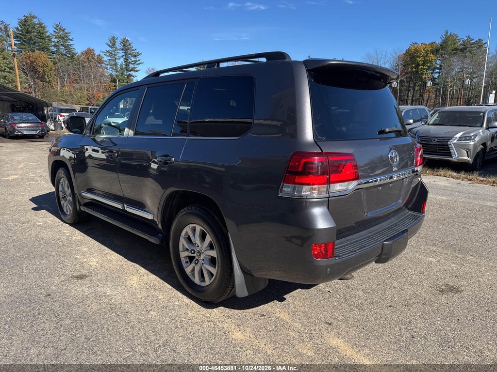 2017 Toyota Land Cruiser V8 photo 3