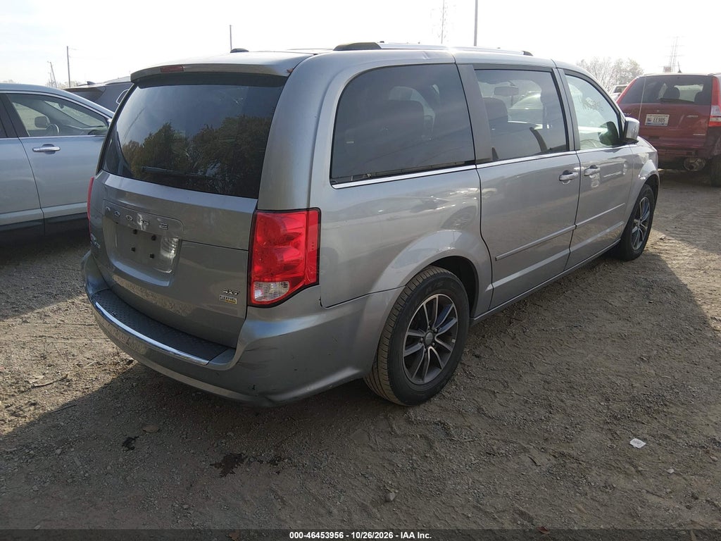 2017 Dodge Grand Caravan SXT photo 4