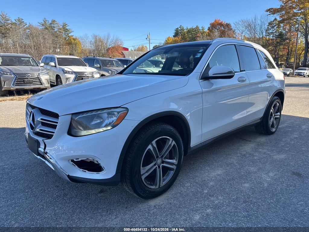 2016 Mercedes-Benz GLC 300 4MATIC photo 2