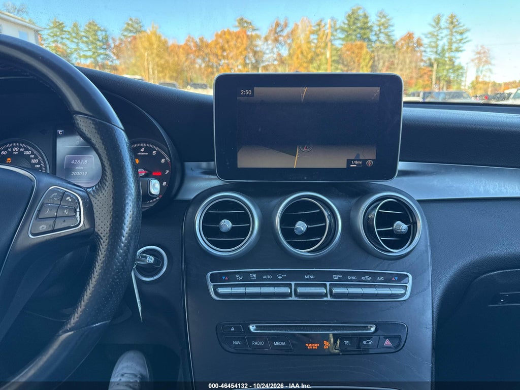 2016 Mercedes-Benz GLC 300 4MATIC photo 6