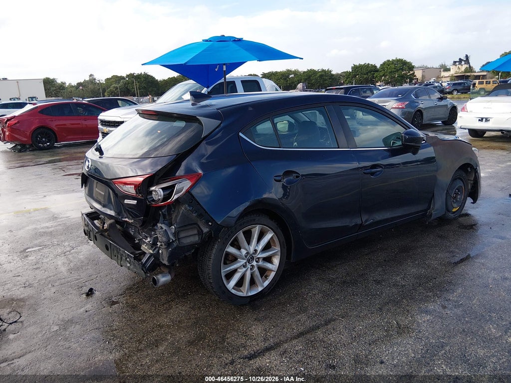 2017 Mazda MAZDA3 Grand Touring photo 4